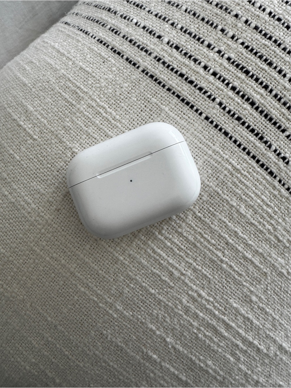 AIRPODS PRO - First Gen - Picture 4 of 7